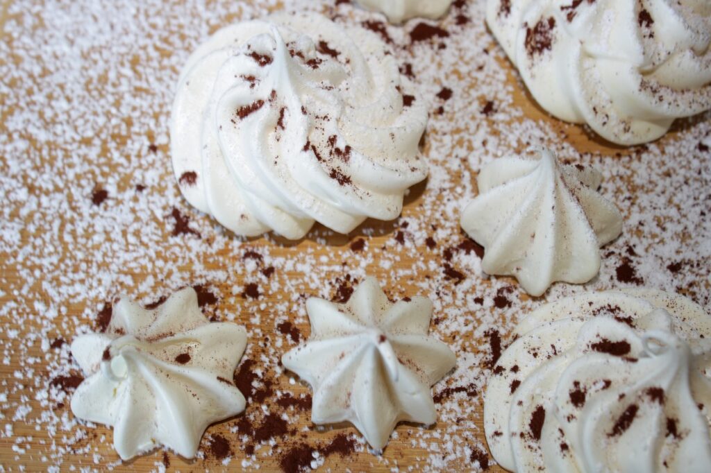 Comment Réussir des Meringues à la Française: Conseils, Astuces et Recettes